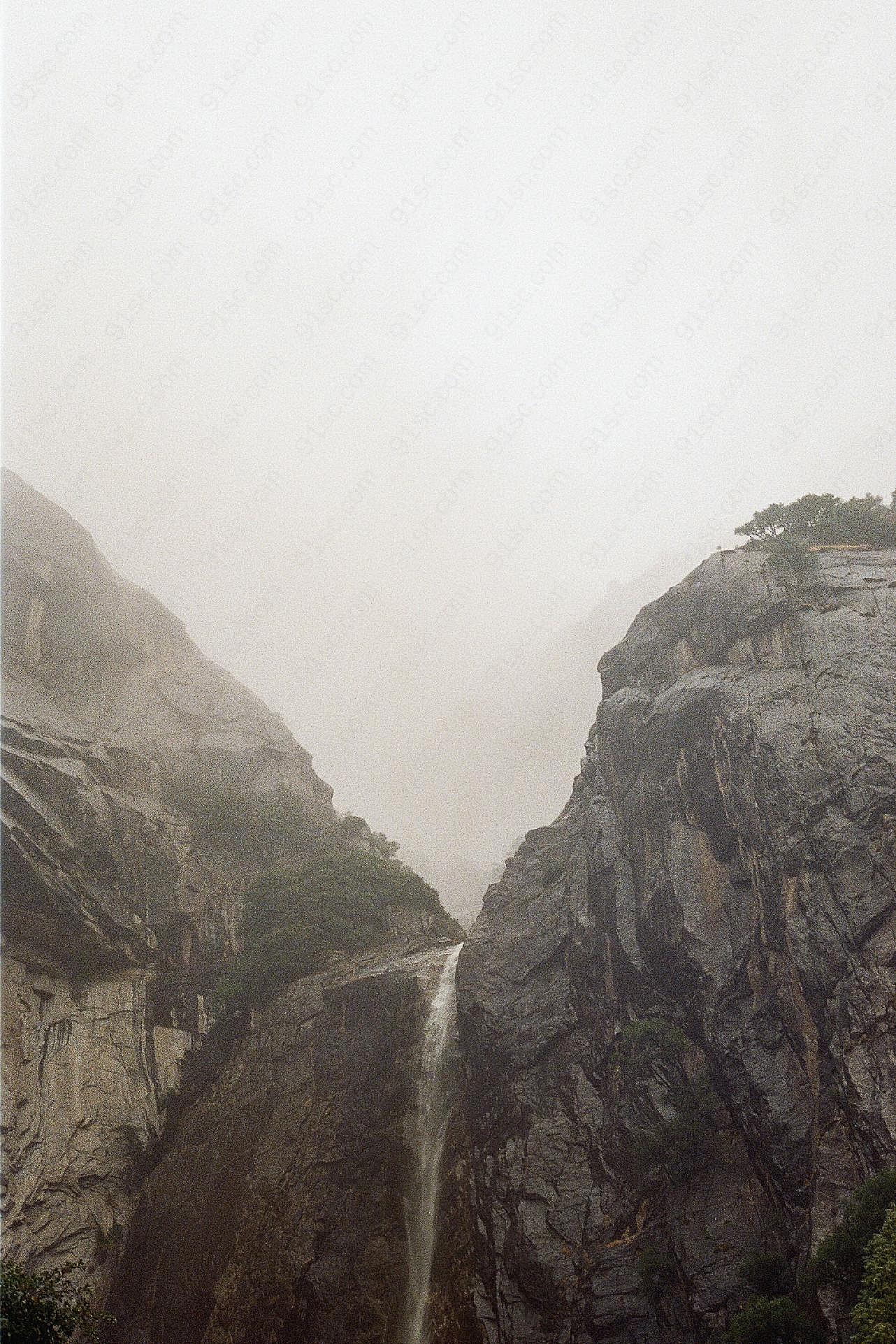 高山小瀑布流水图片瀑布图片