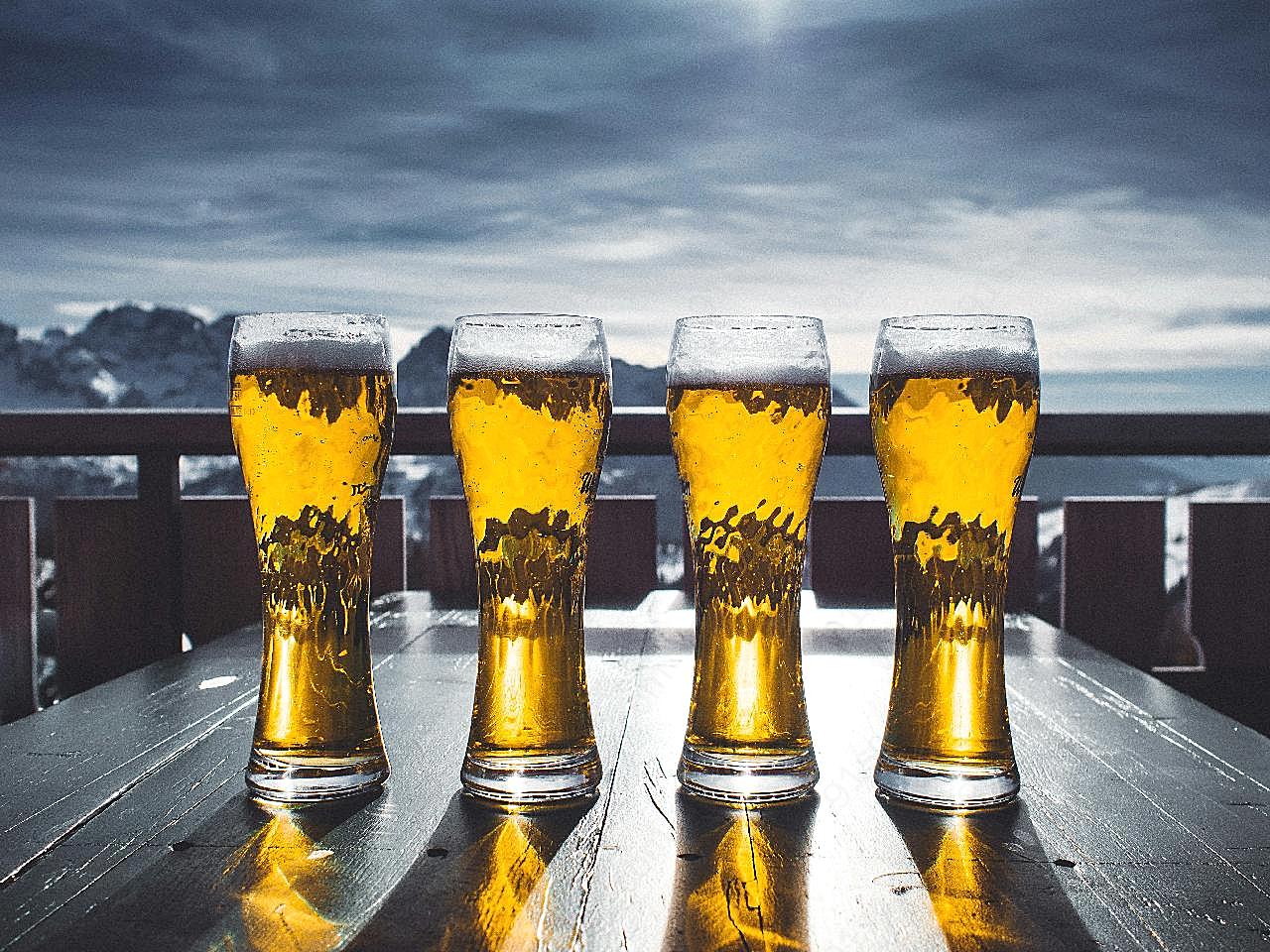 四杯啤酒图片高清摄影