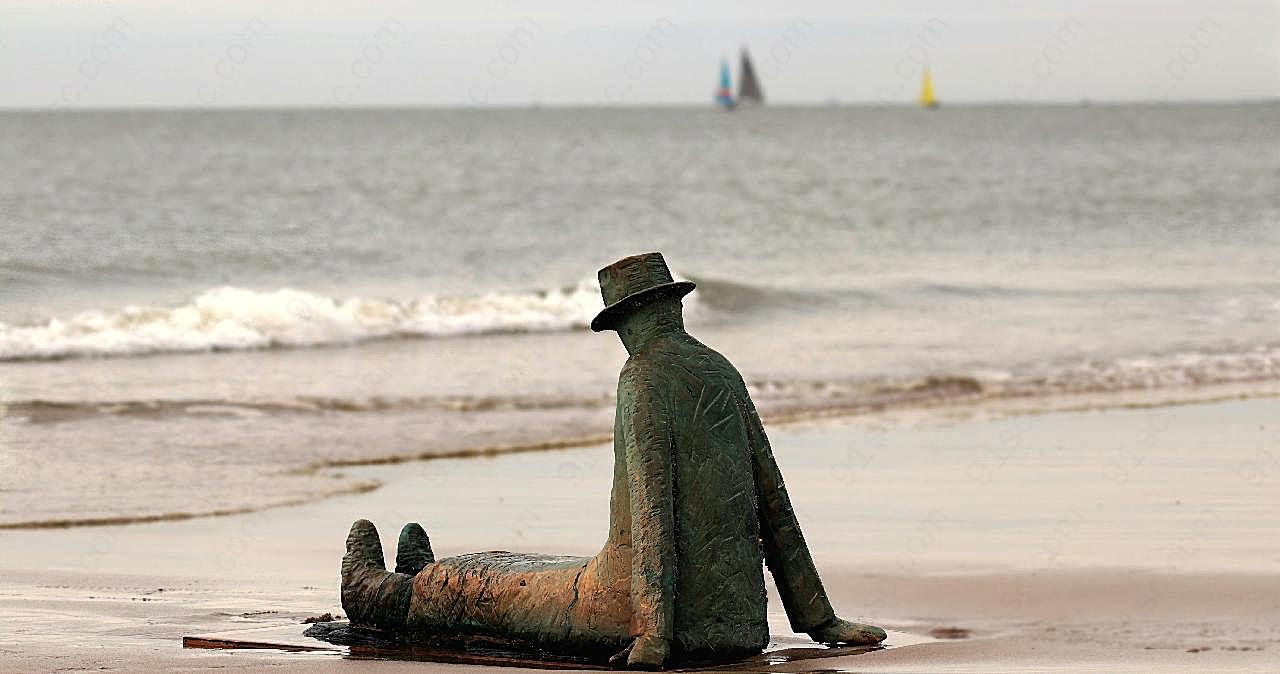 海边人物雕塑图片高清
