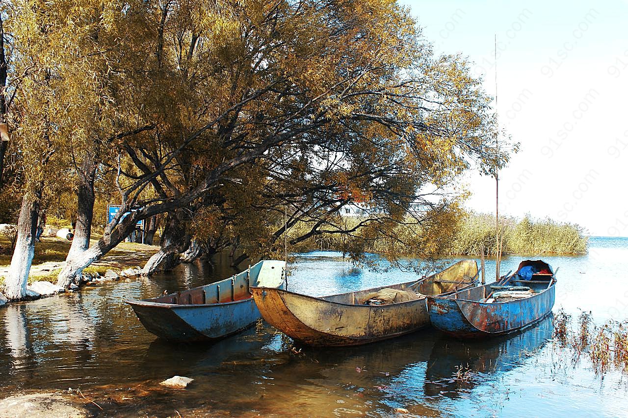 洱海停泊的小船自然风景高清摄影