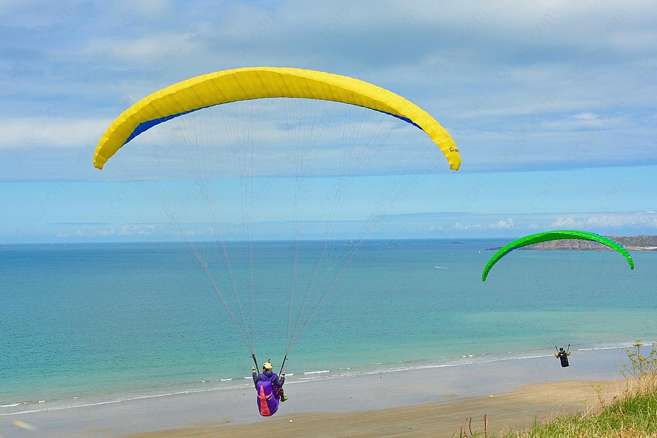 海边滑翔伞降落图片艺术高清
