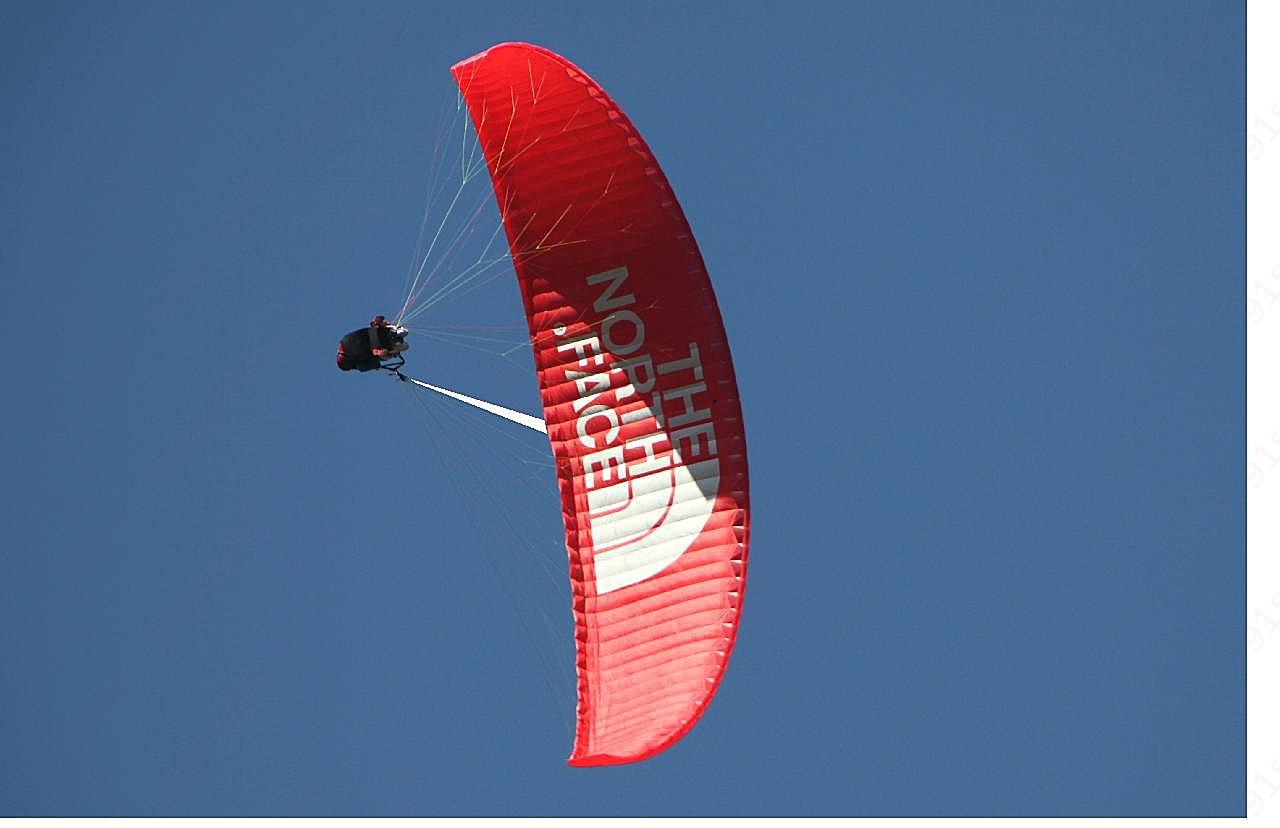 高空滑翔伞降落图片户外运动