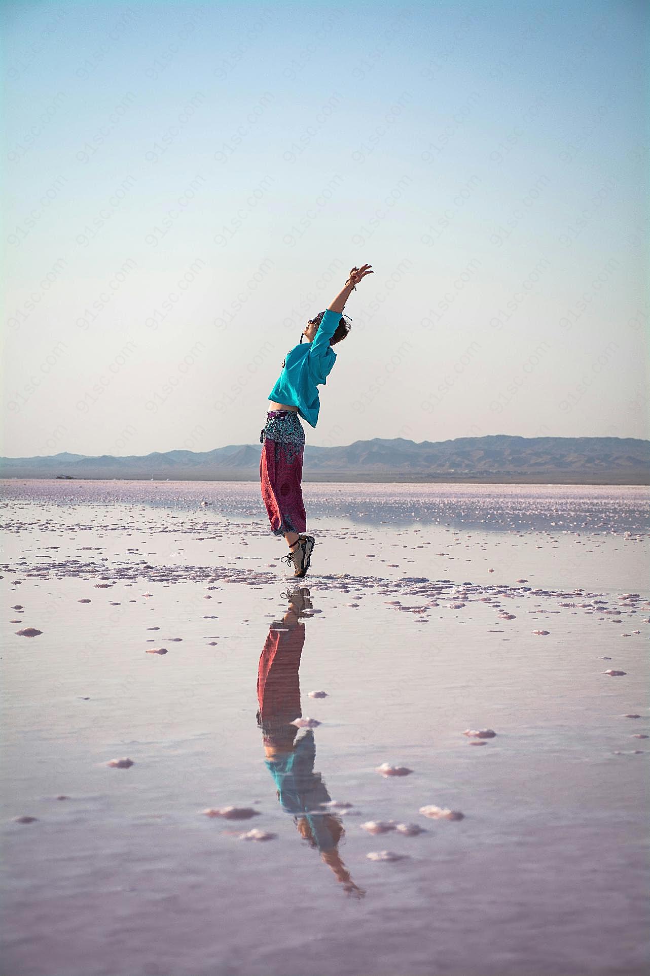 海边摆拍pose图片人物速写