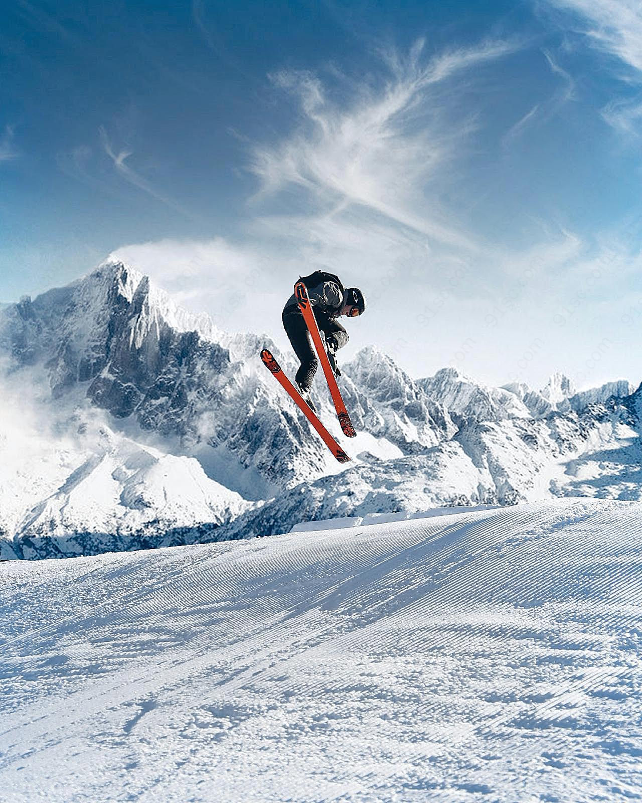 飞起来的男子图片滑雪
