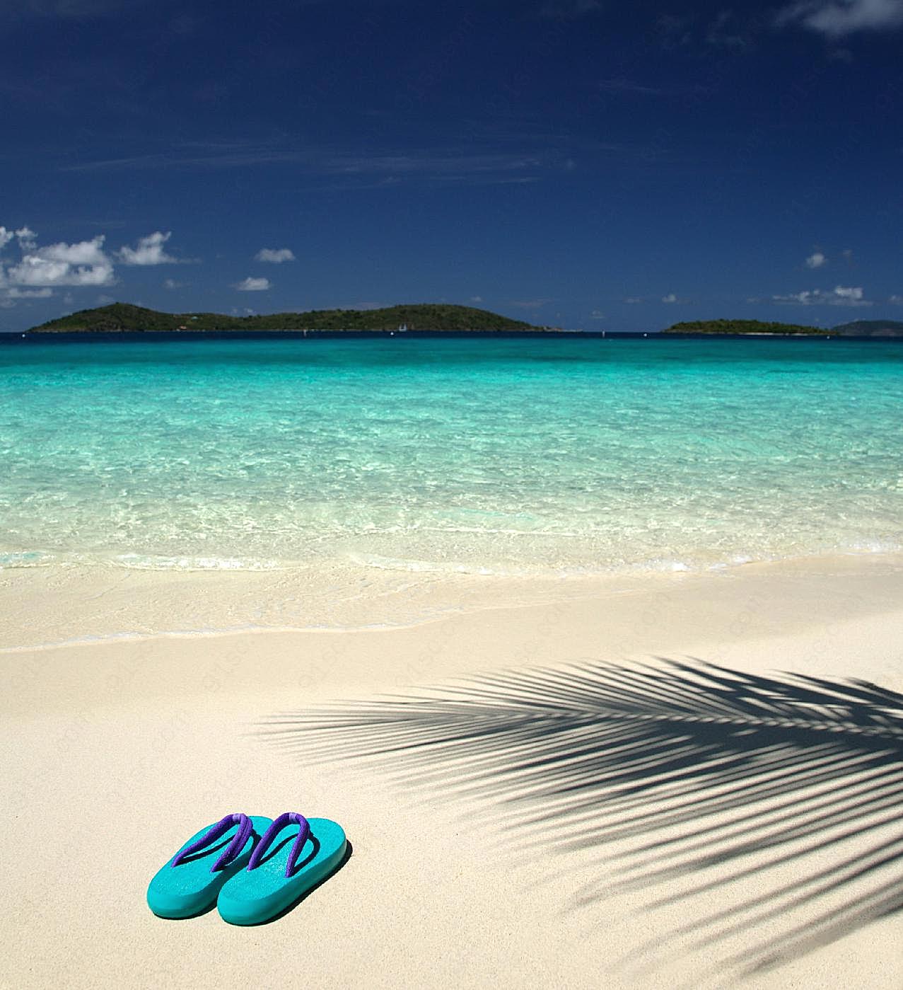 蓝天沙滩拖鞋图片高清风景