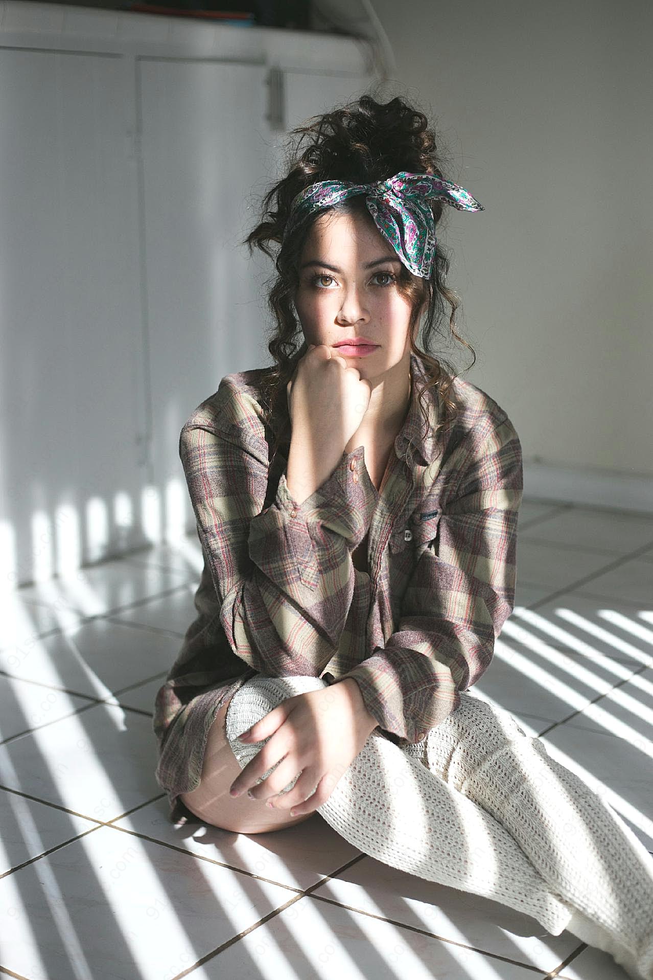 俄罗斯美女模特写真图片人物速写