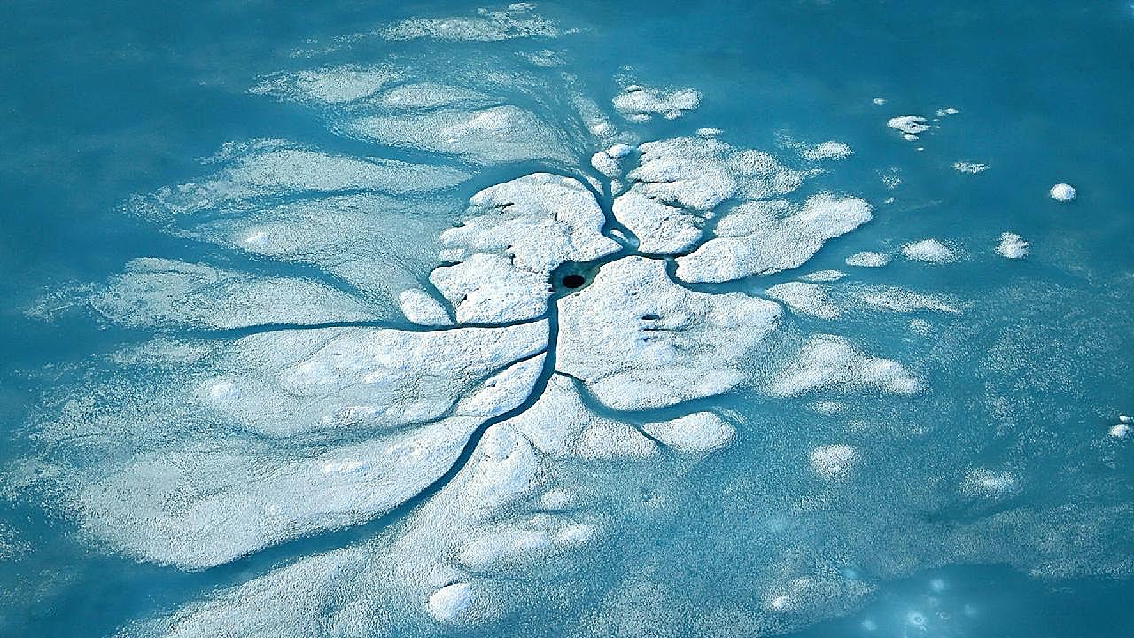 浮冰图片大海