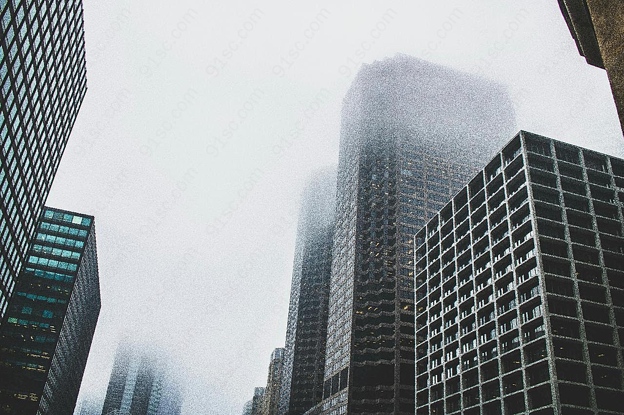 雾中的高楼大厦图片高清