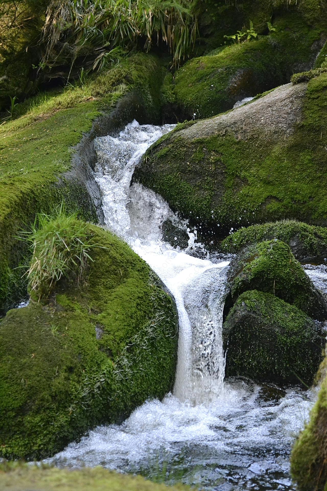 溪流瀑布风景图片摄影