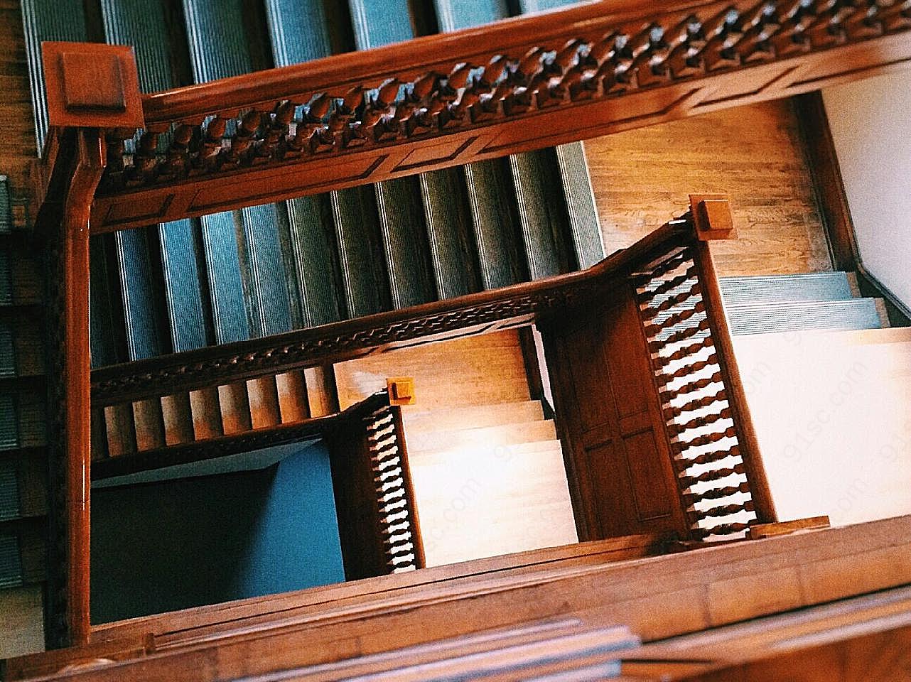 木质楼梯间图片高清空间