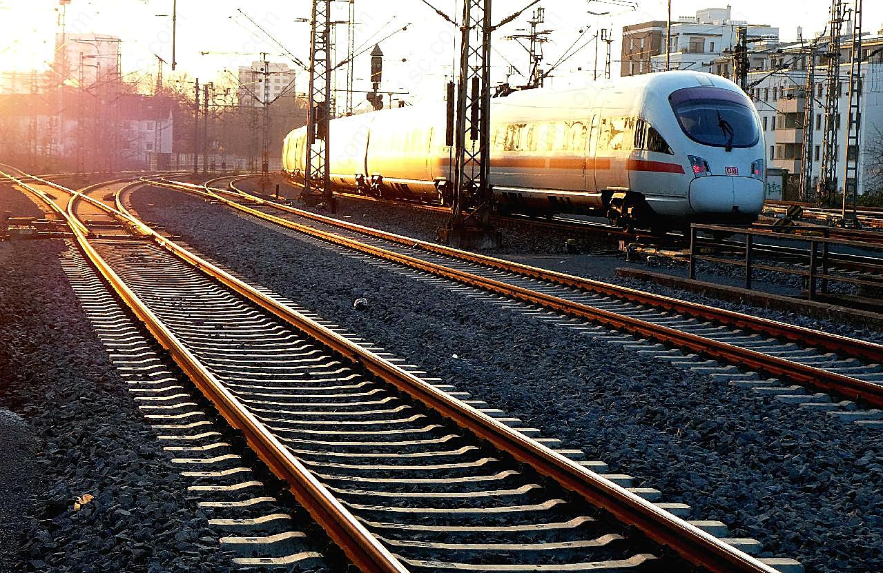 黄昏火车轨道风景图片摄影
