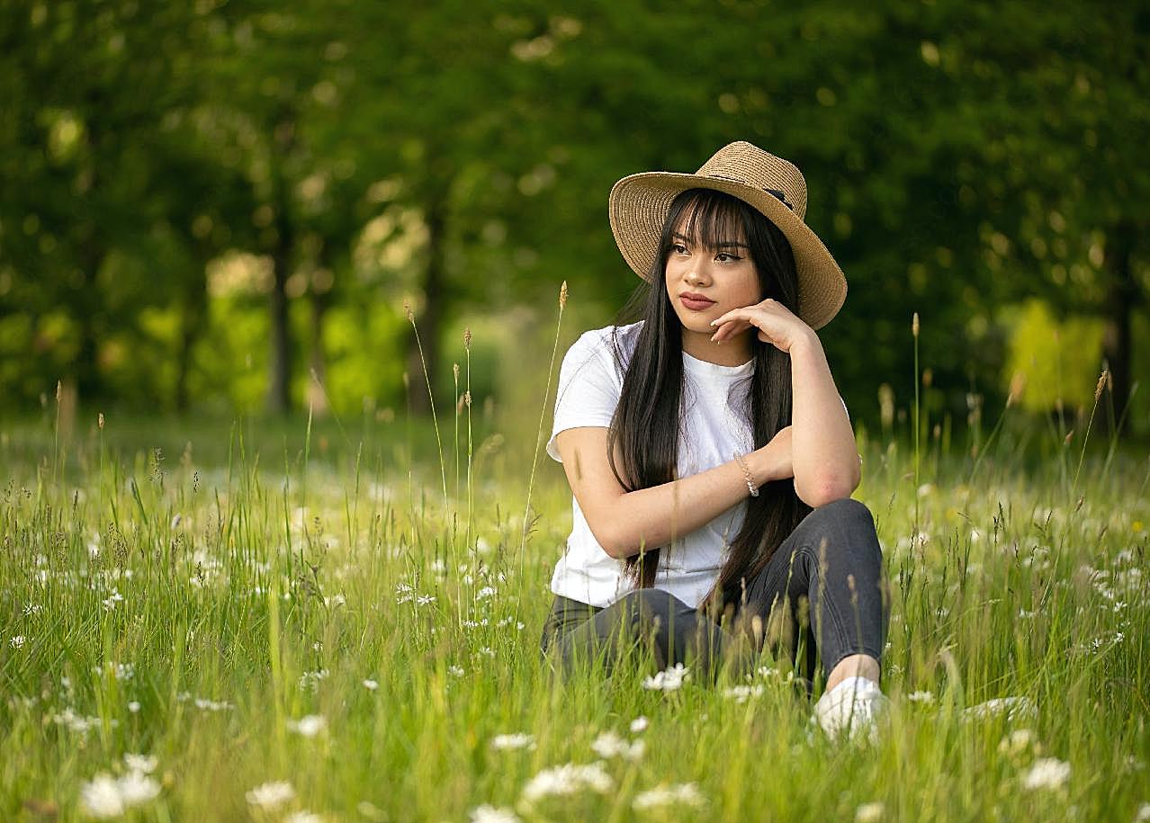 日本美女户外写真图片人物速写