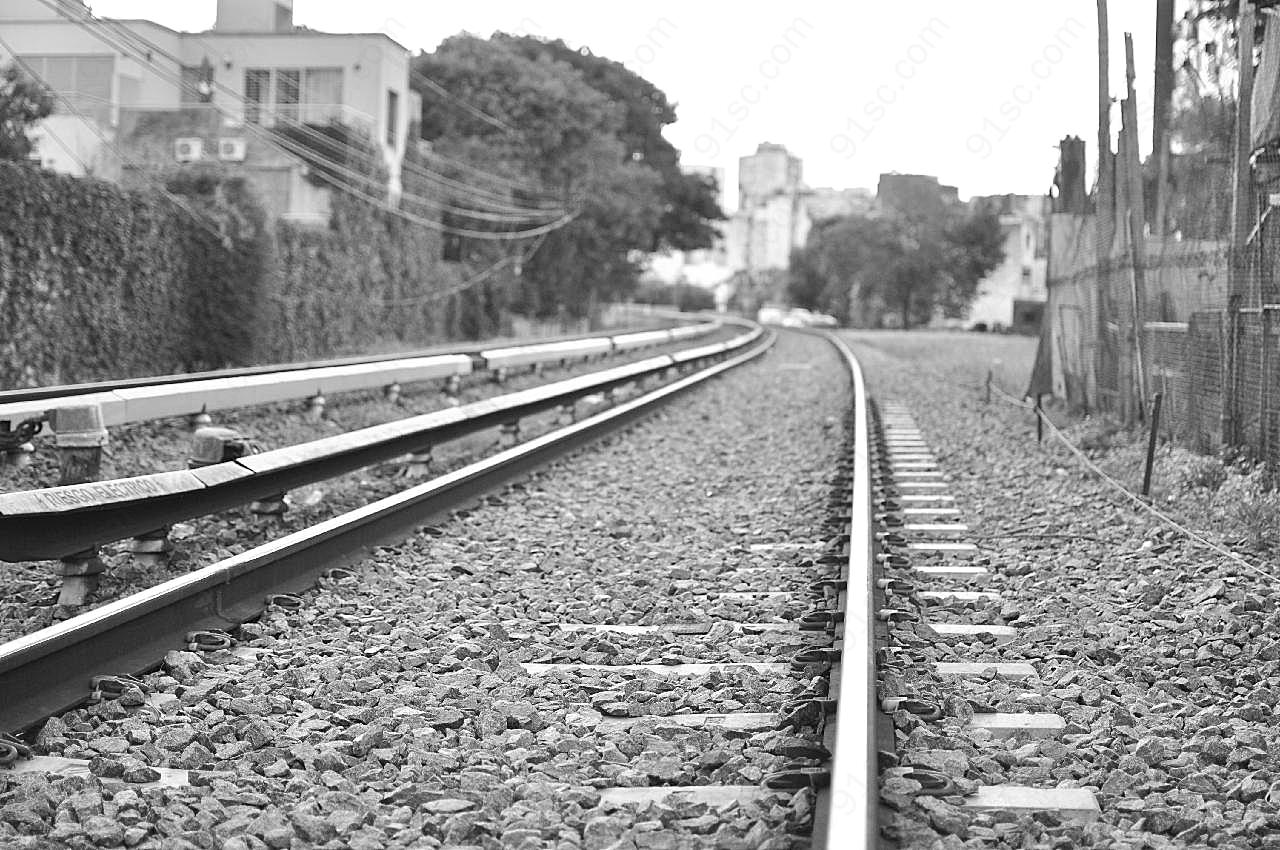 铁路列车轨道黑白图片运输