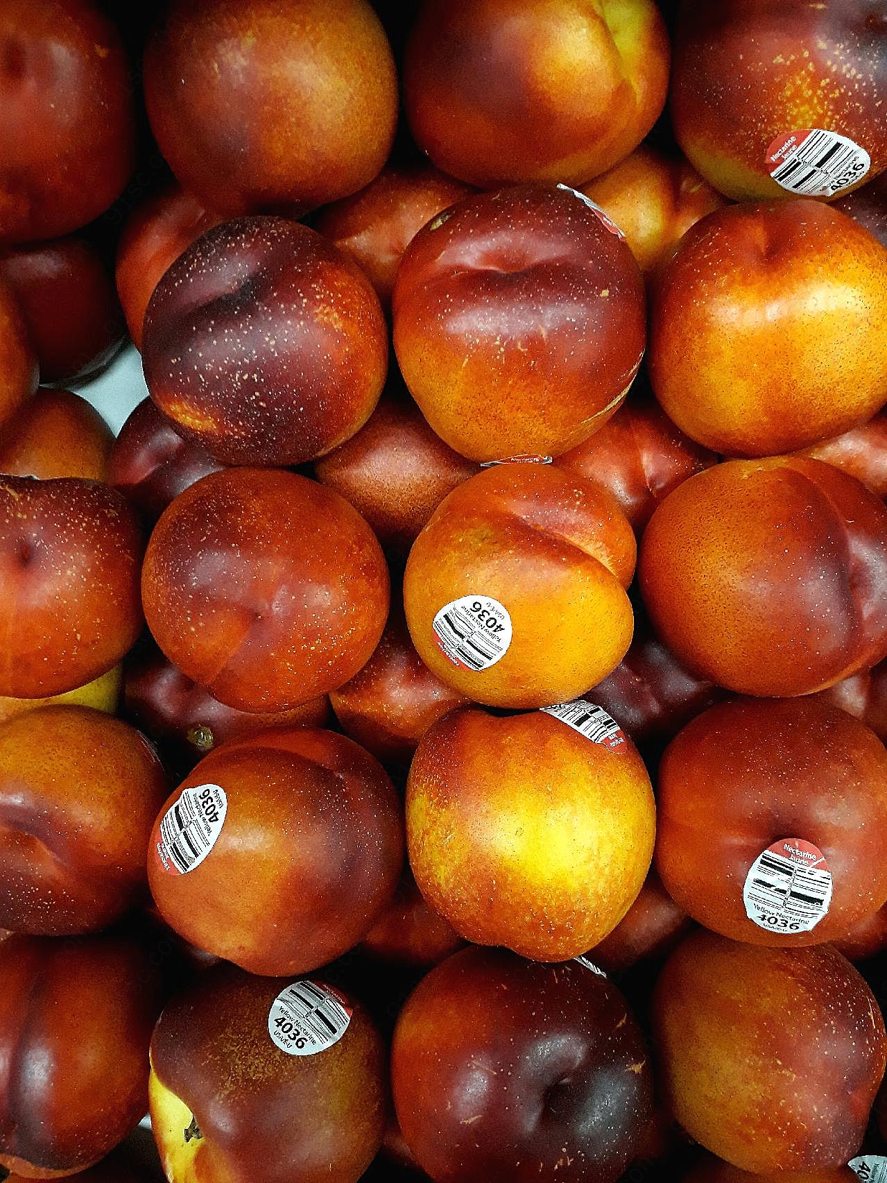 新鲜的红油桃图片水果