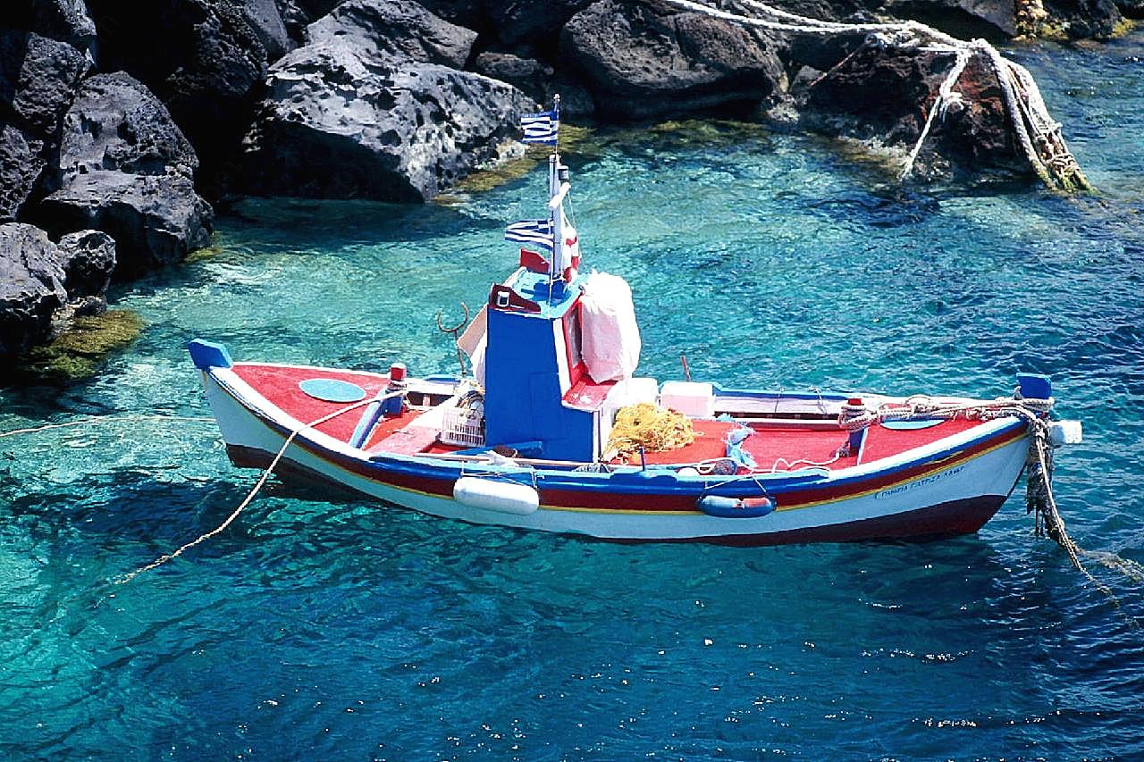 圣托里尼岛小艇图片