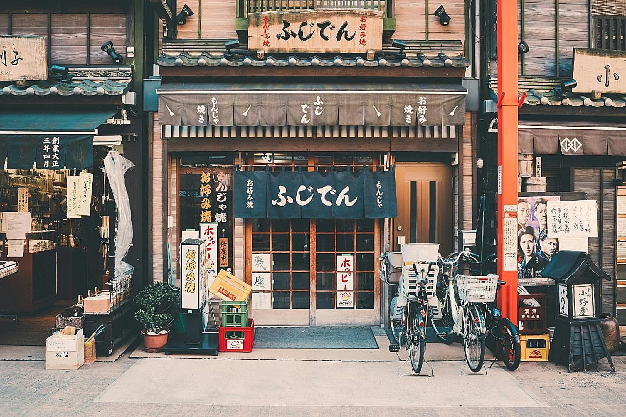 日本餐厅门口摄影