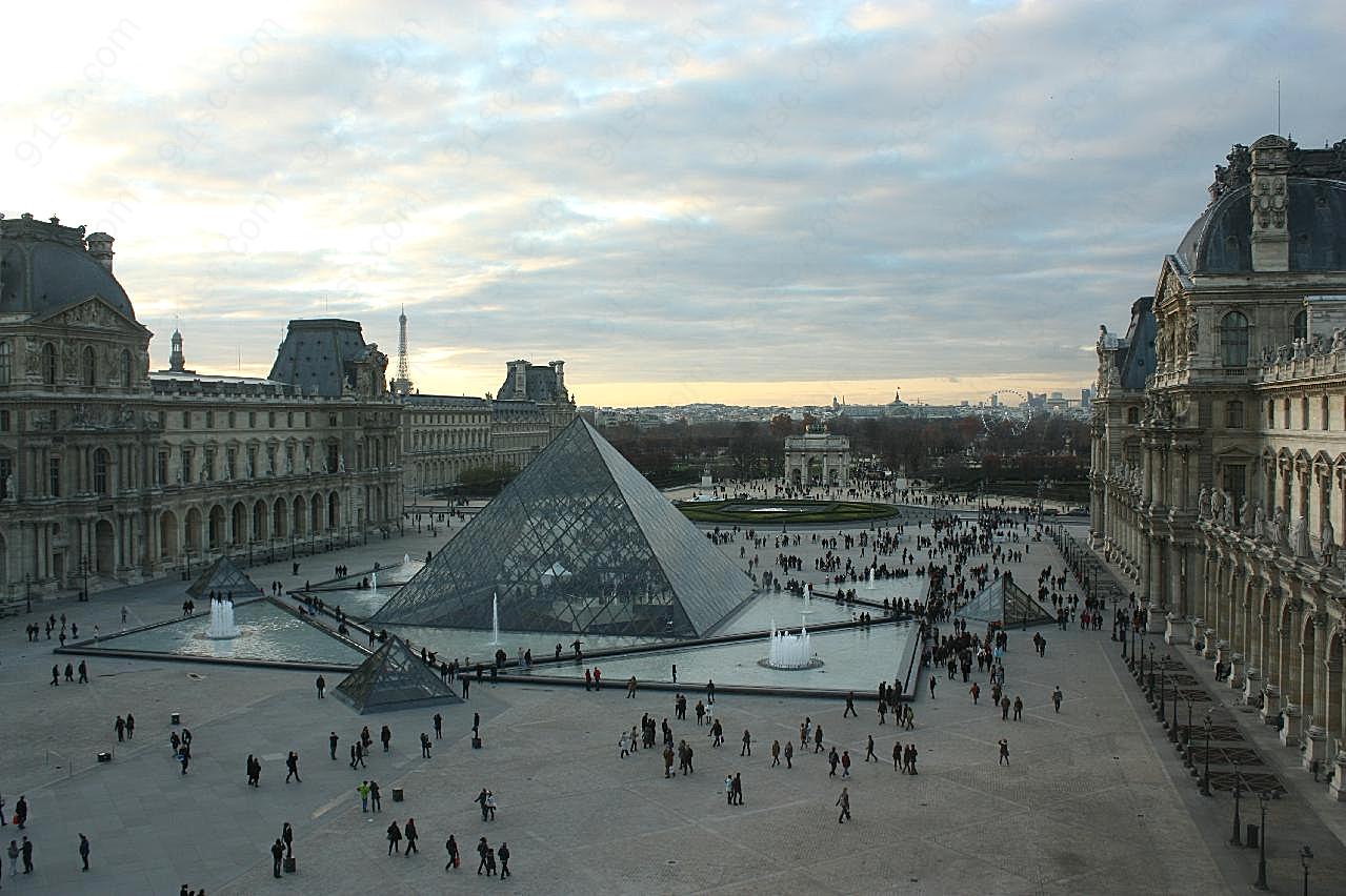 卢浮宫玻璃金字塔图片空间