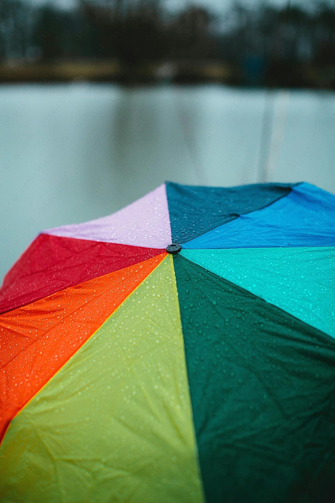 五颜六色的雨伞近景图片高清生活