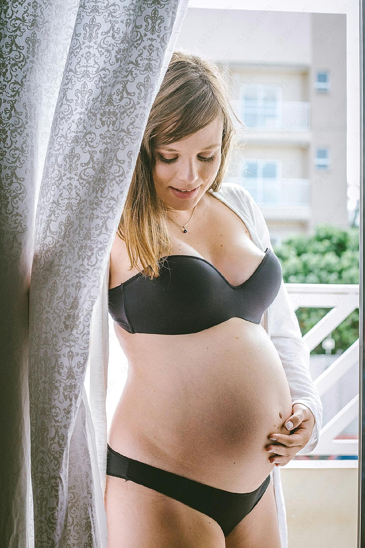 孕妇比基尼写真图片人物速写