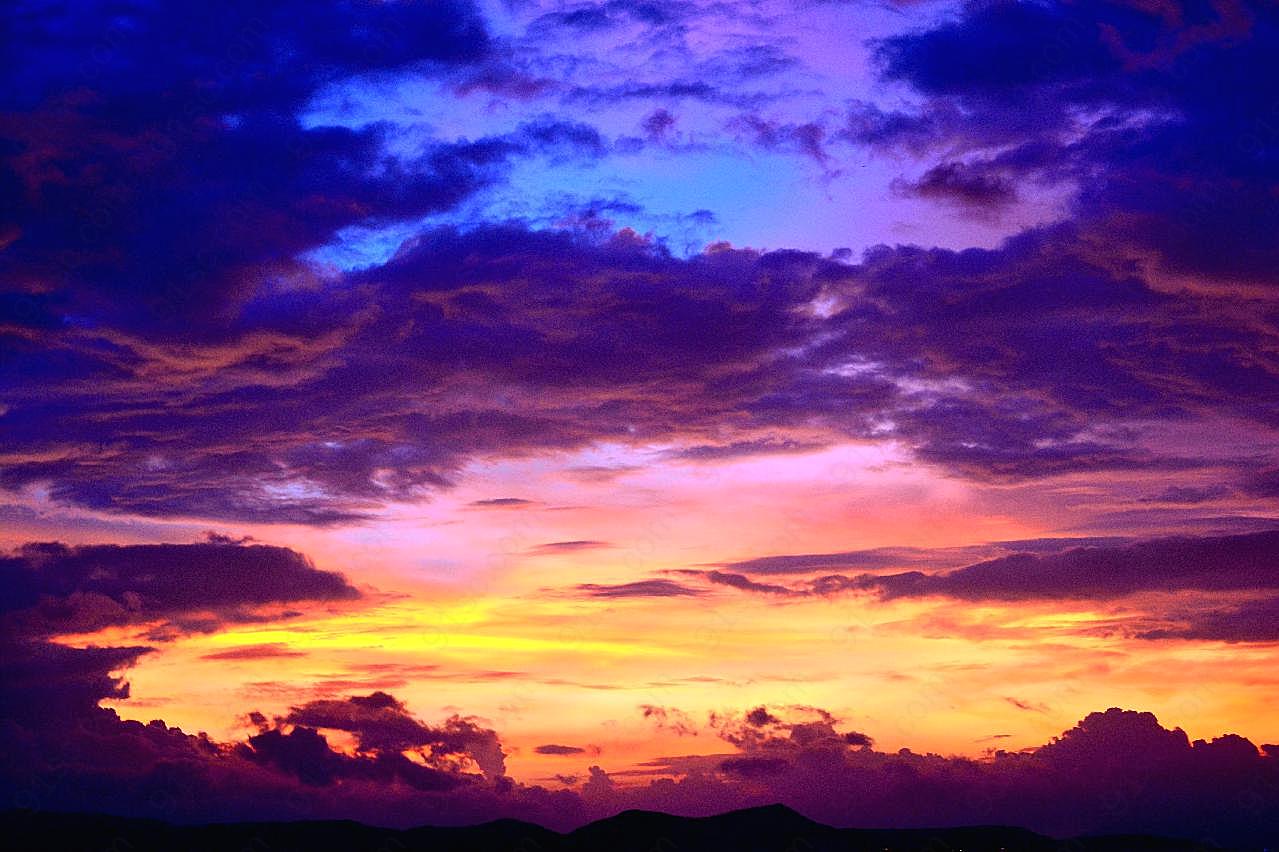 唯美火烧云天空风景图片黄昏