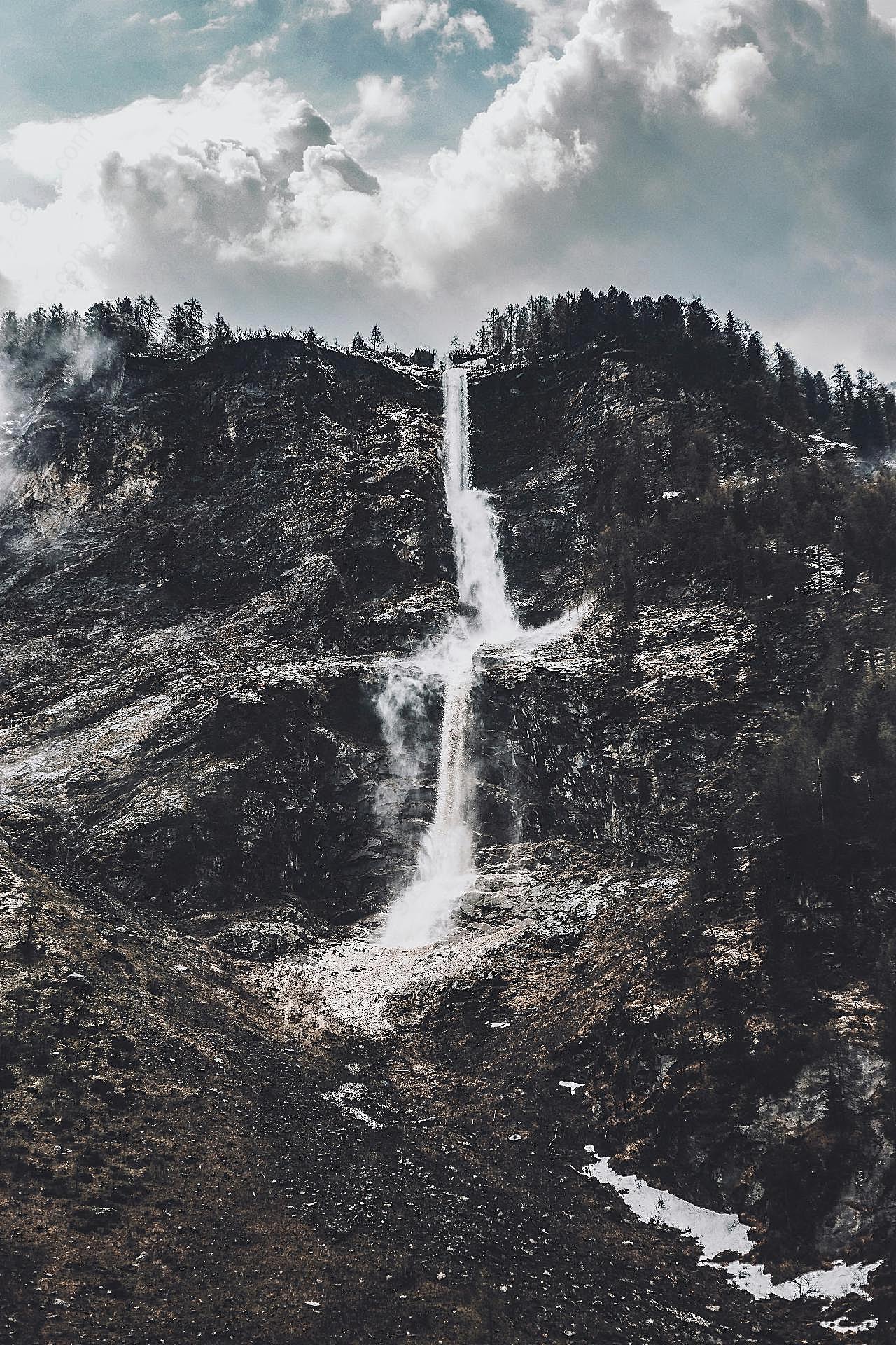 高山流水瀑布风景图片高清