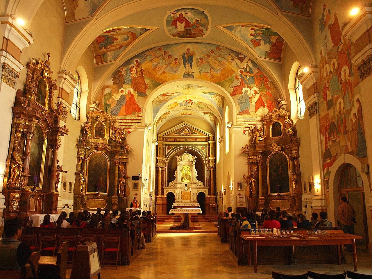 巴兰尼亚教堂内景图片高清摄影