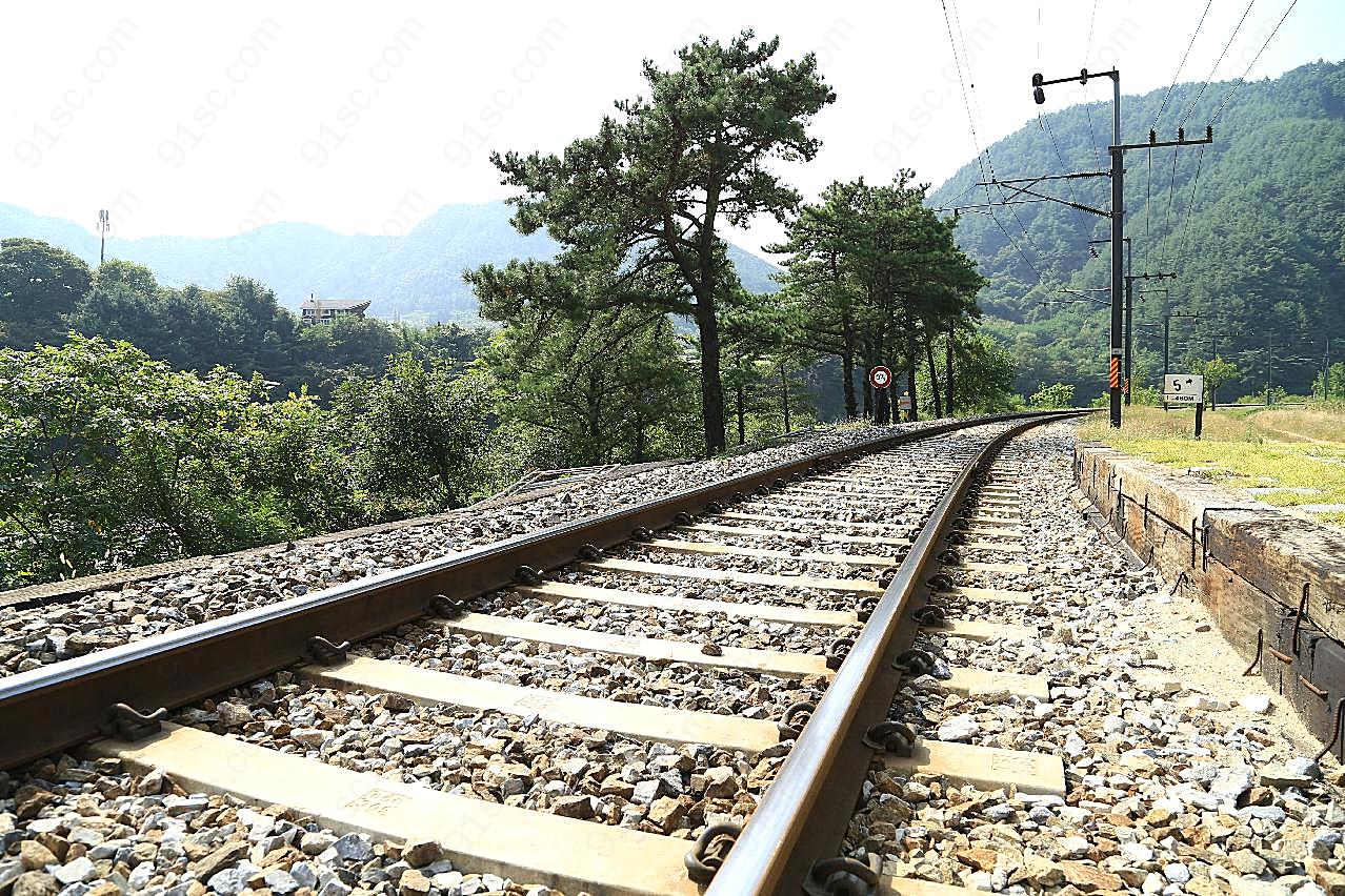 郊外火车铁路轨道图片摄影