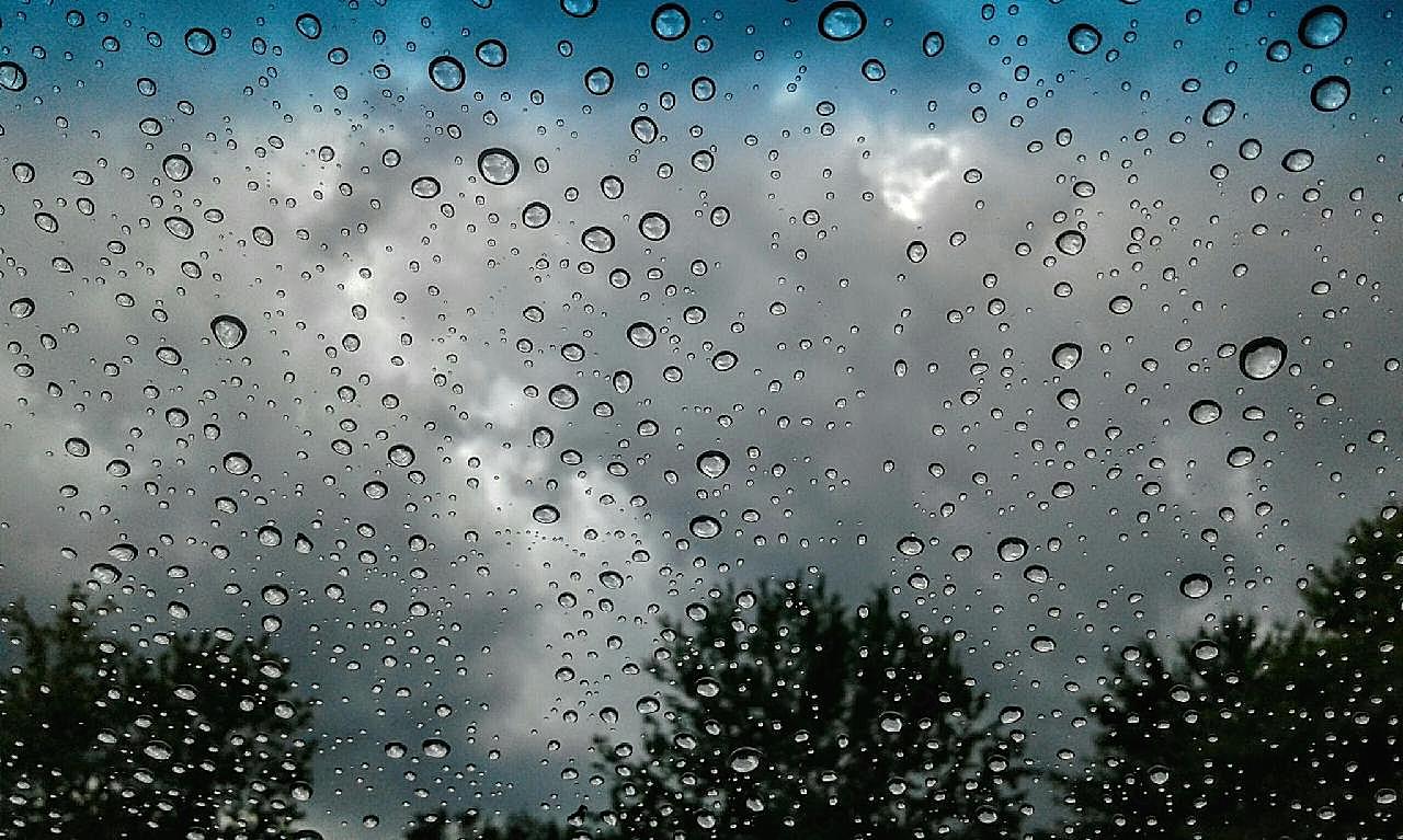 下雨天玻璃摄影高清