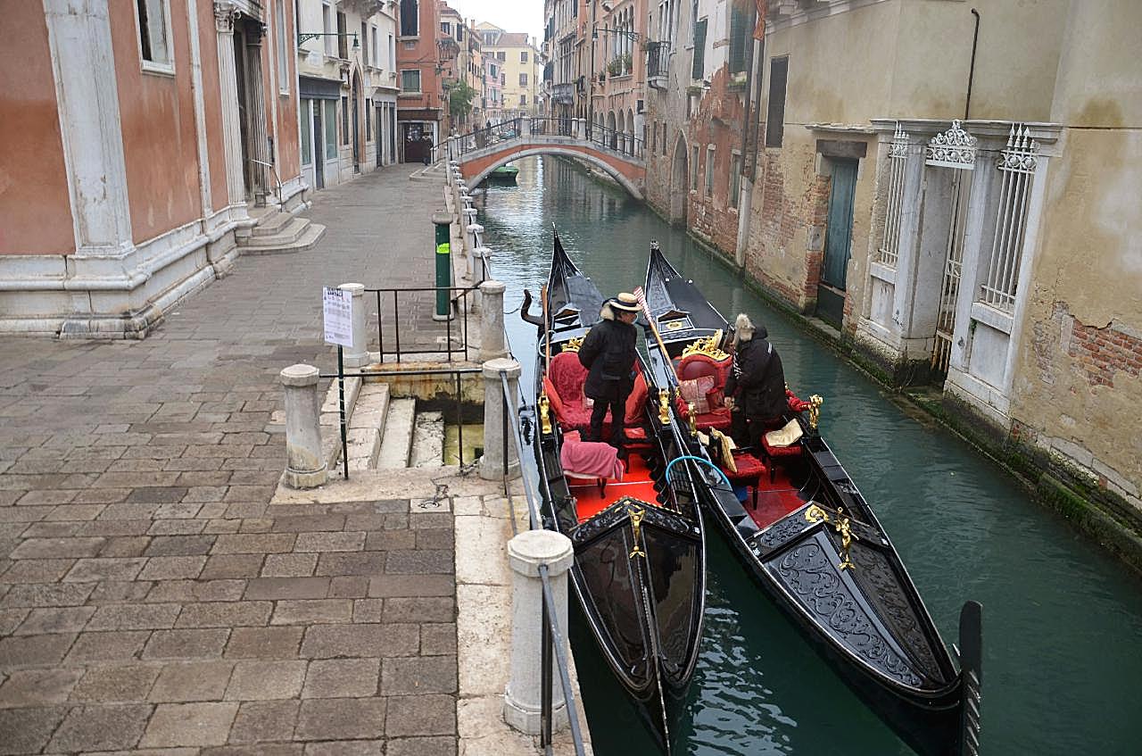 威尼斯吊船图片交通摄影