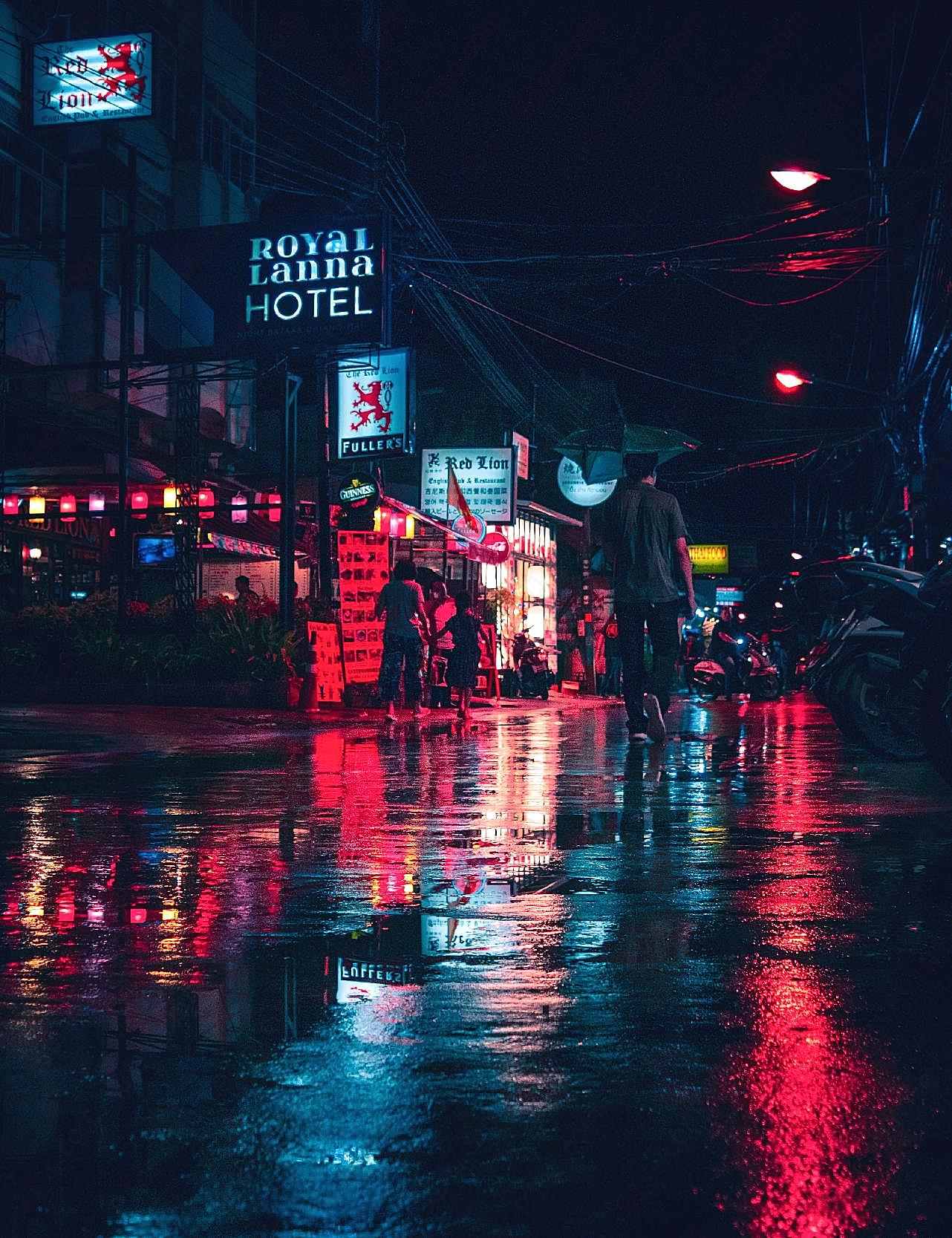 湿漉漉城市街道夜景图片摄影
