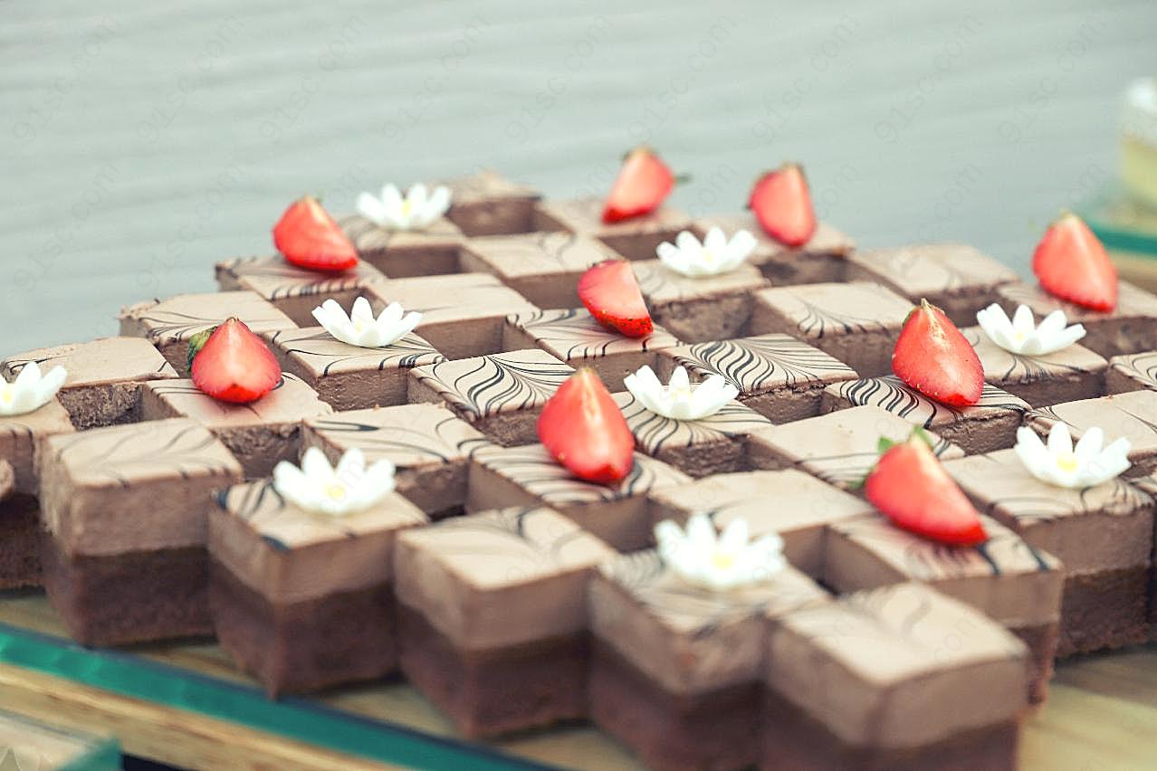慕斯巧克力草莓图片高清
