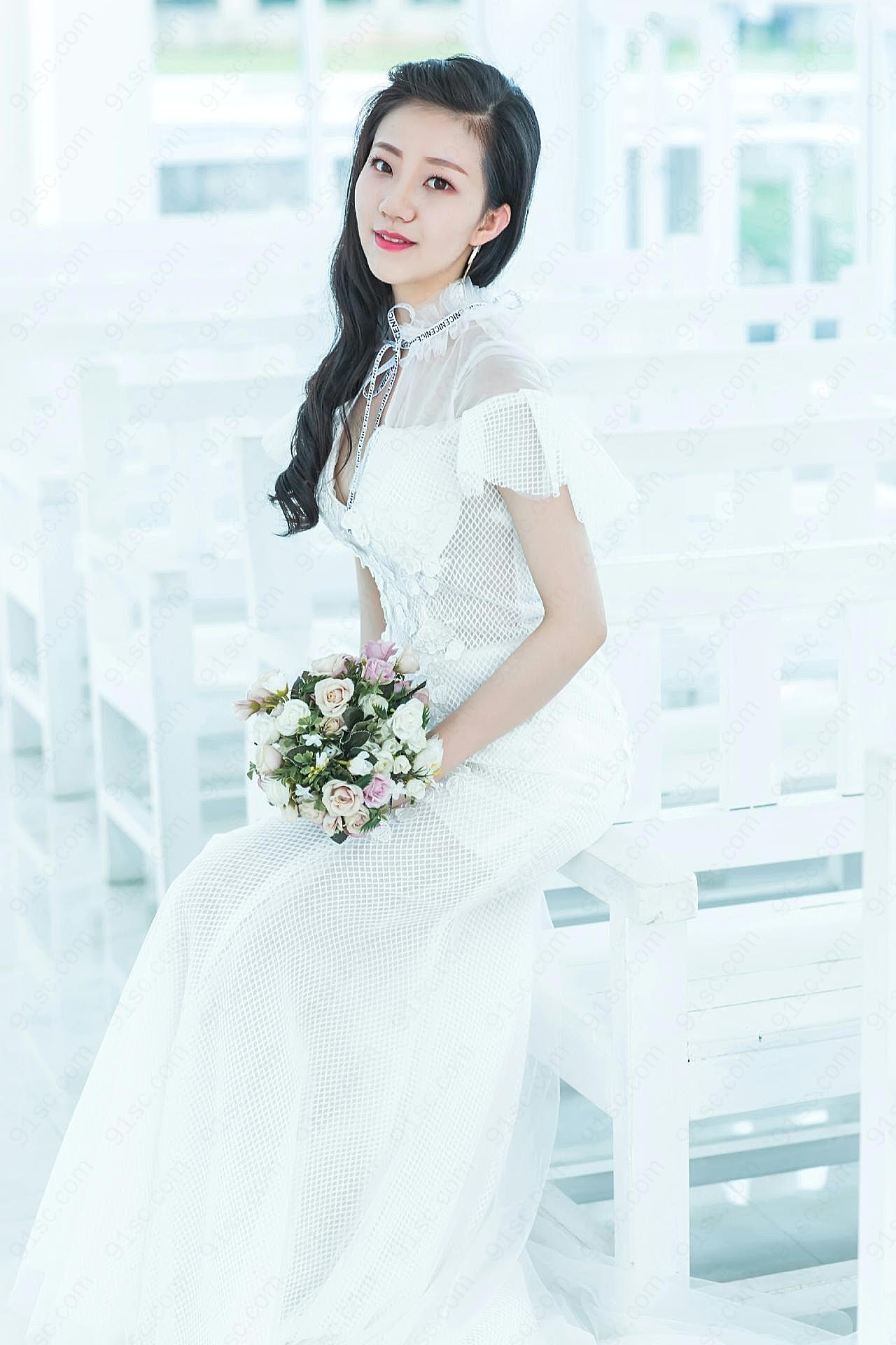 日韩美女婚纱照人物