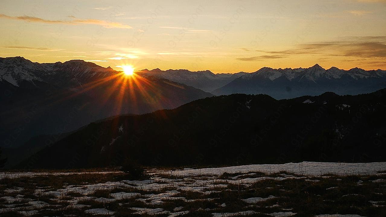 冬季山顶日落景观图片风景