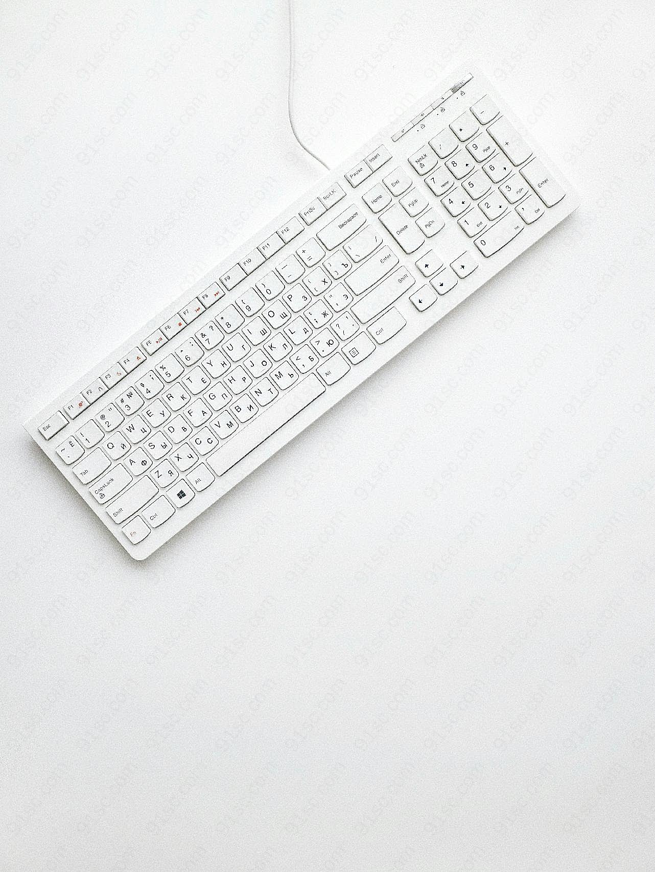 台式电脑键盘图片现代