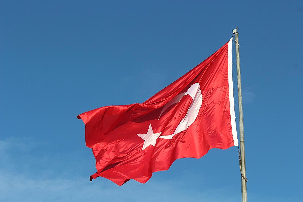 土耳其国旗飘扬图片高清
