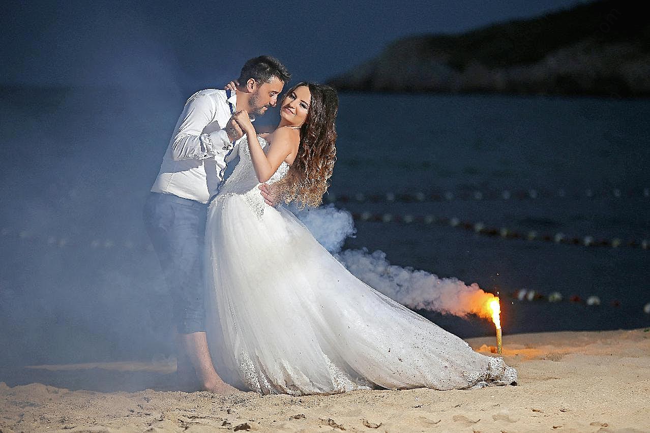 夜幕海边婚纱照图片人物摄影