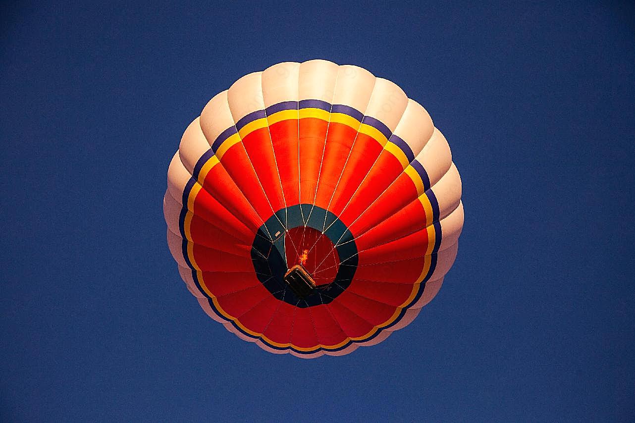 蓝天下的热气球图片高清摄影