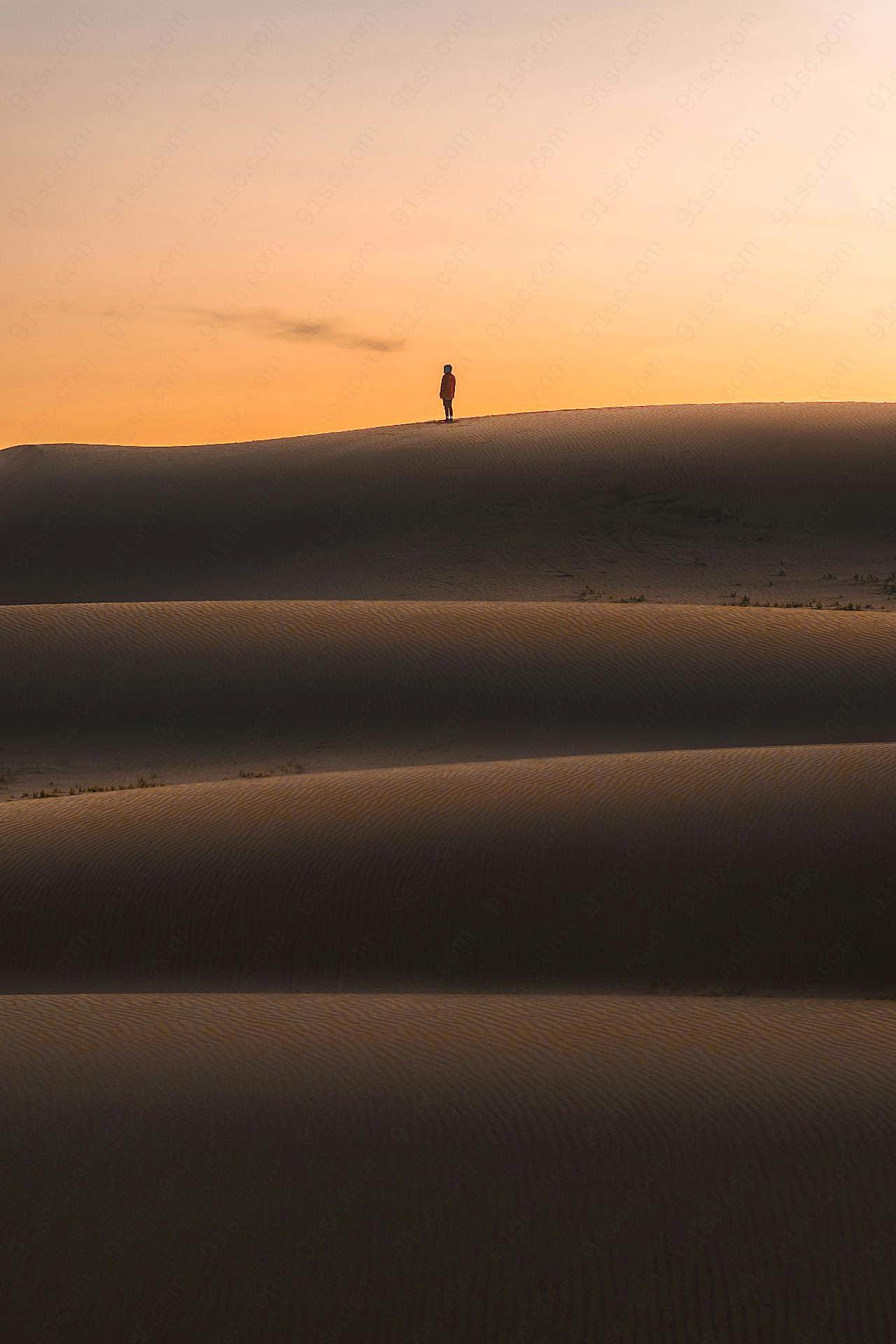 黄昏图片沙漠