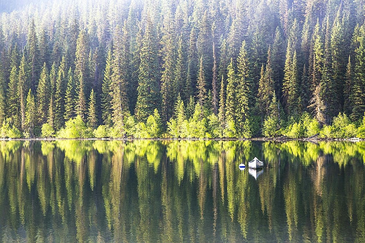 山水倒影风景图片