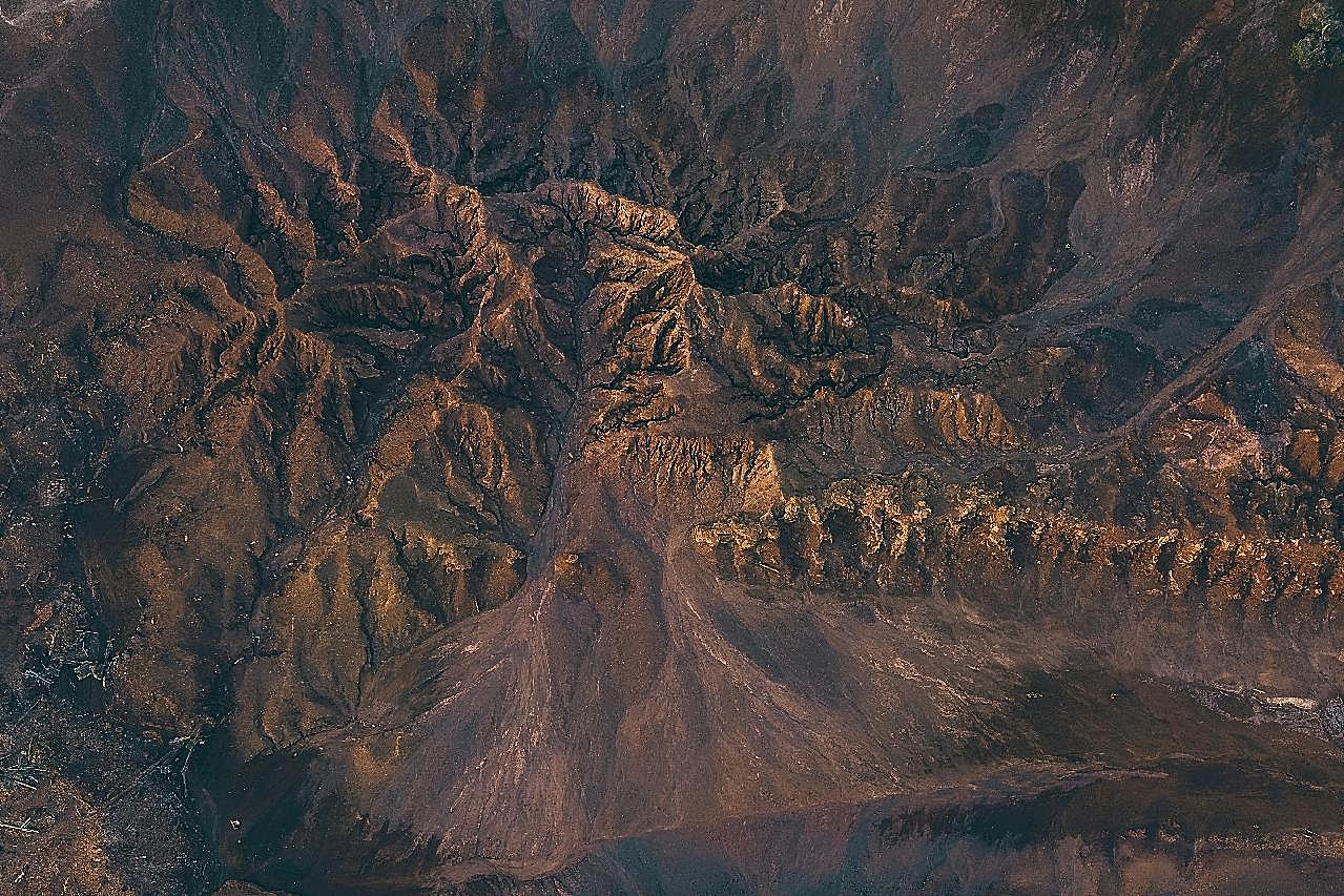 山地崎岖的沙质峡谷图片高清