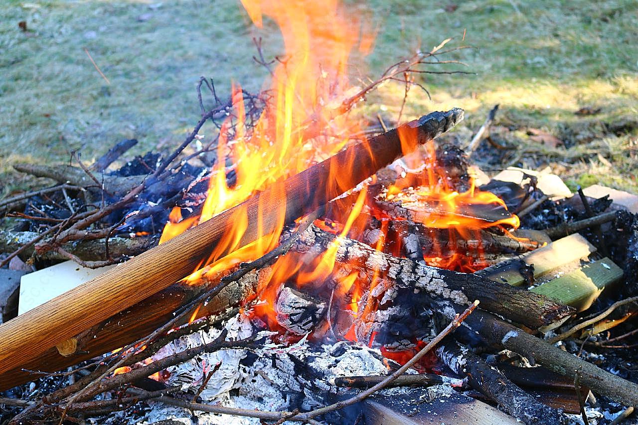 燃烧木头火堆图片摄影