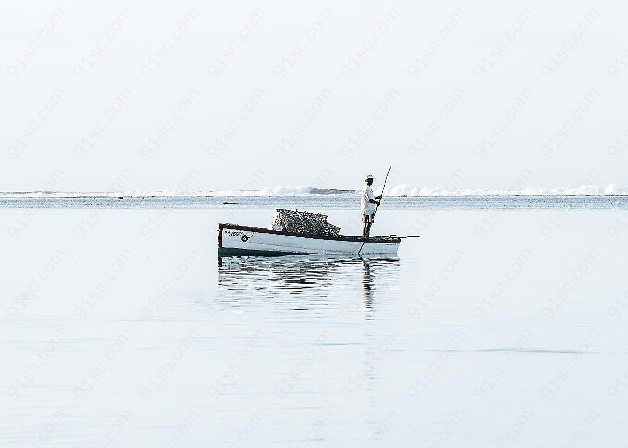湖泊划船捕鱼图片人物高清