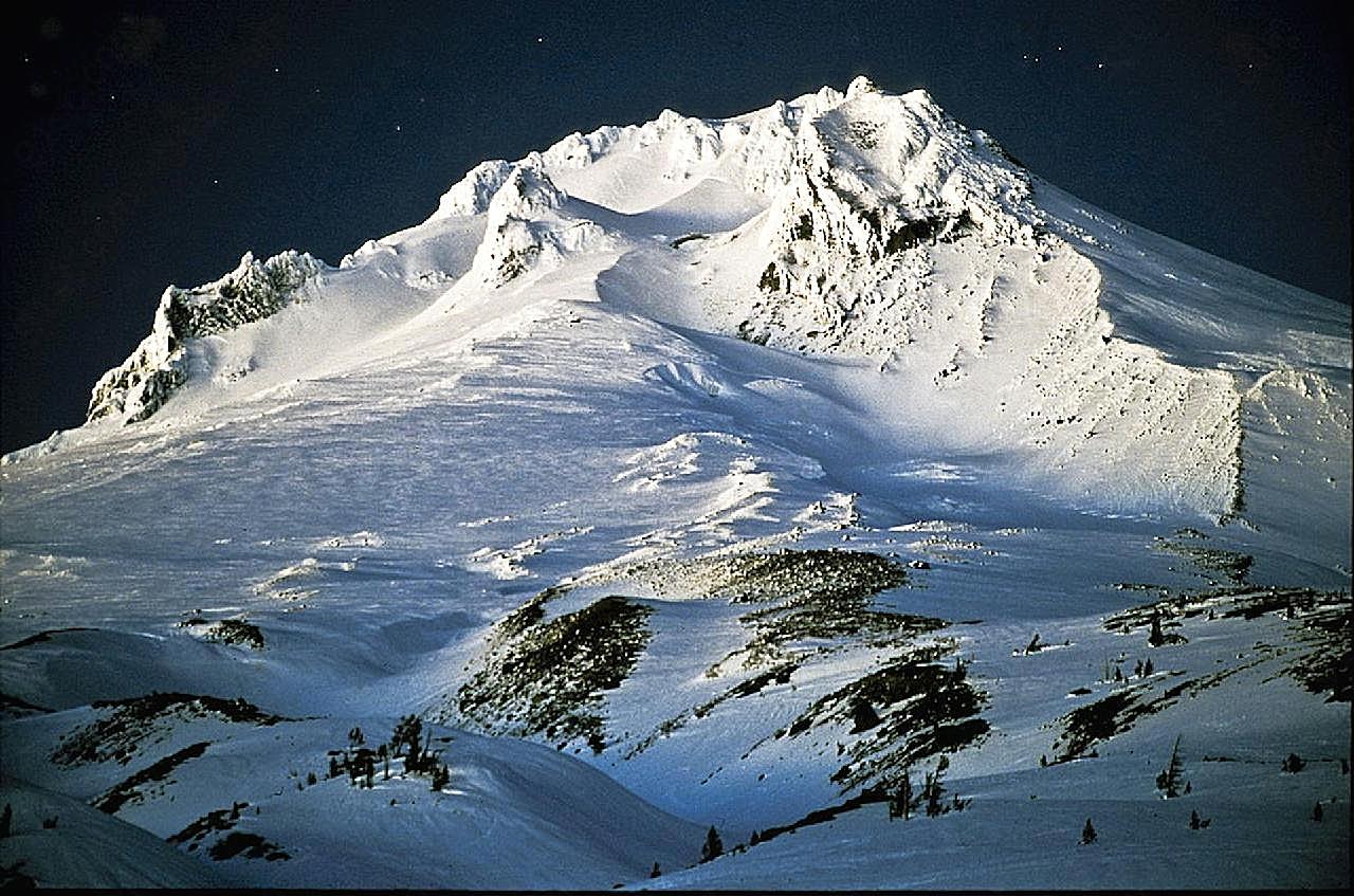 雪山夜景图片风景景观