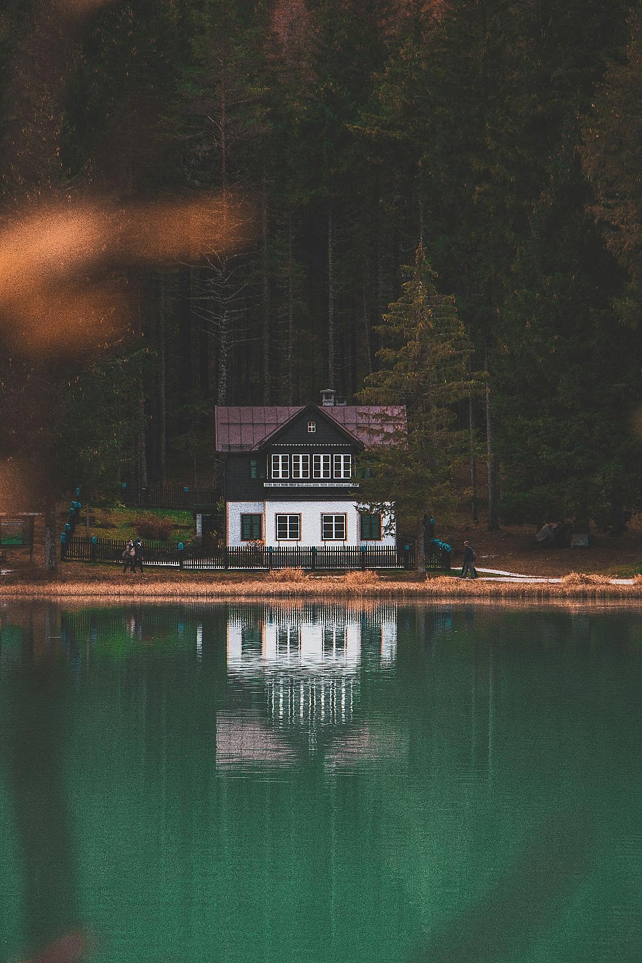 湖畔小屋风景图片自然风景