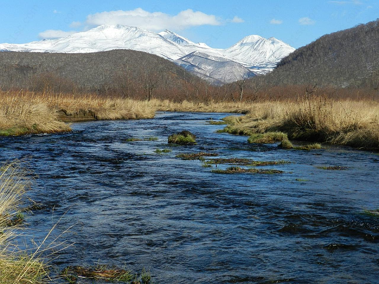 冬季雪山河流景观图片摄影