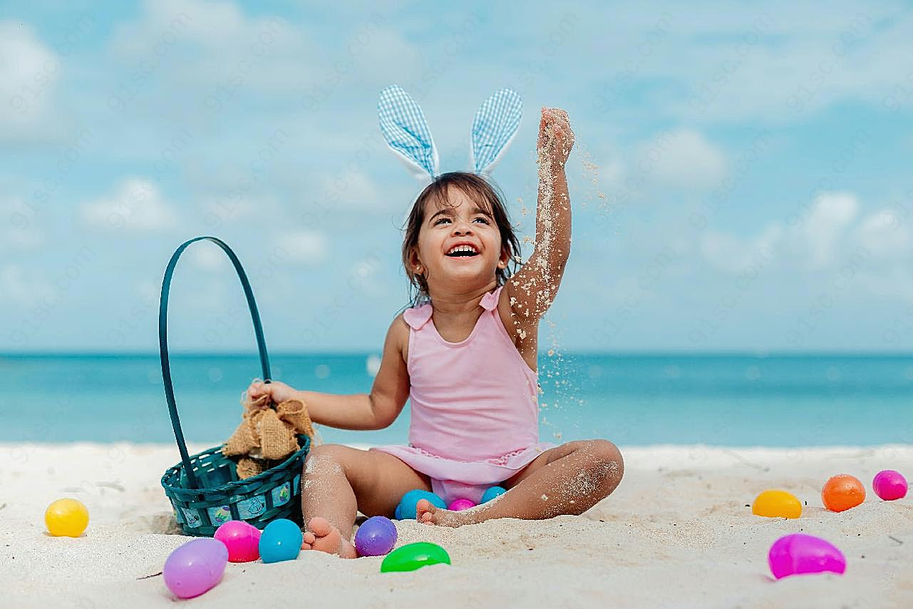 复活节沙滩玩耍小女孩图片人物高清