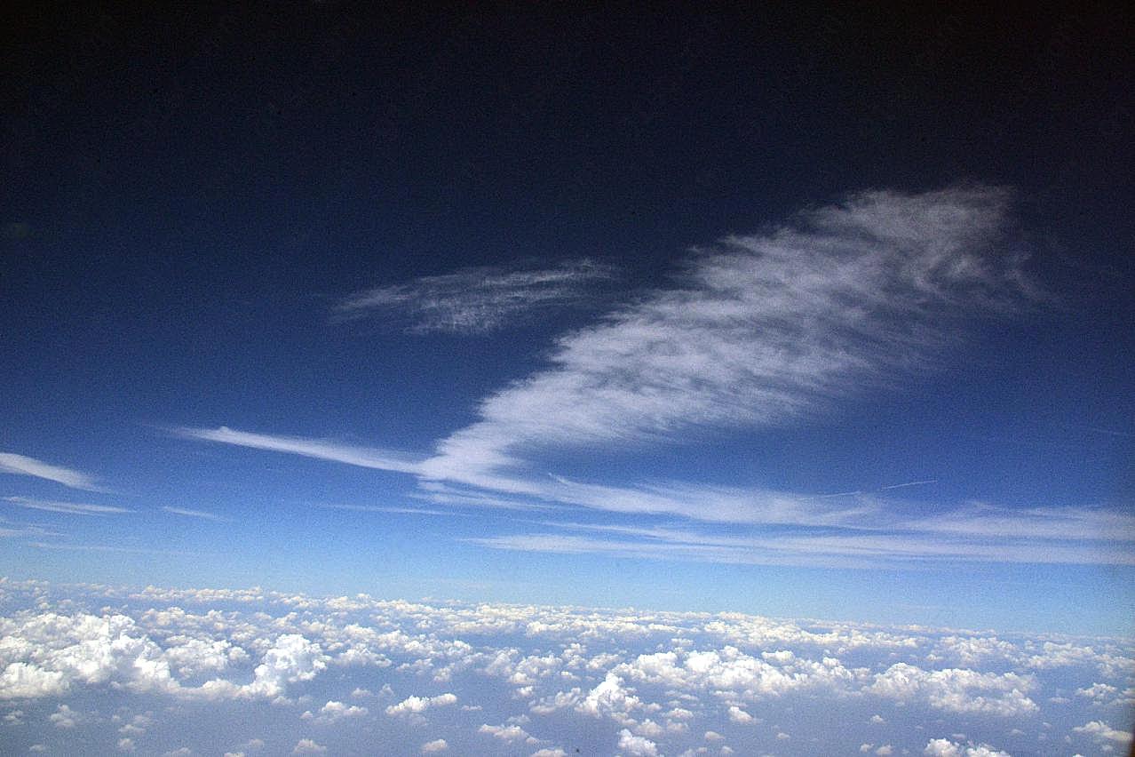 高空白云图片摄影景观