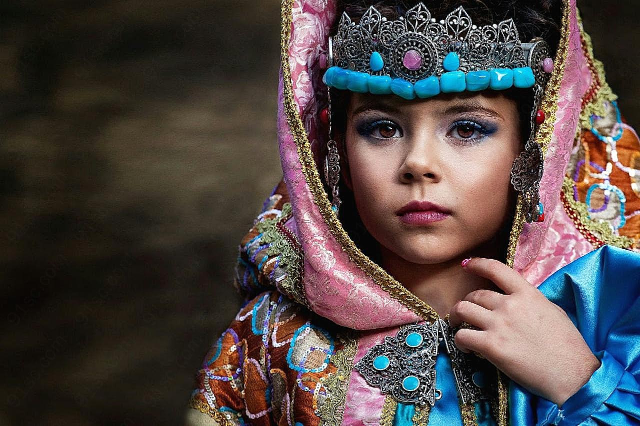 民族服饰外国小女孩图片摄影人物