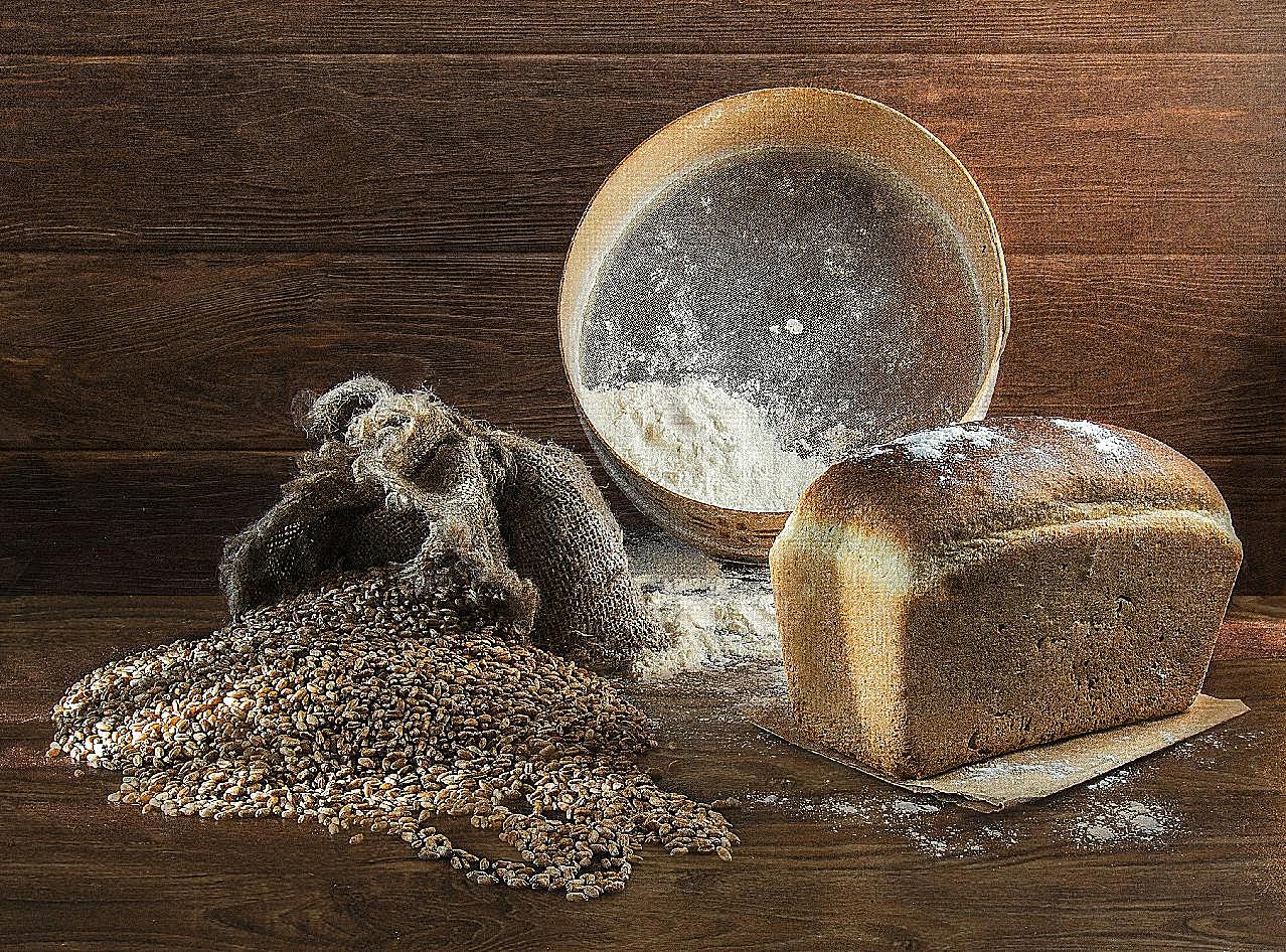 自制小麦粗粮面包图片美食