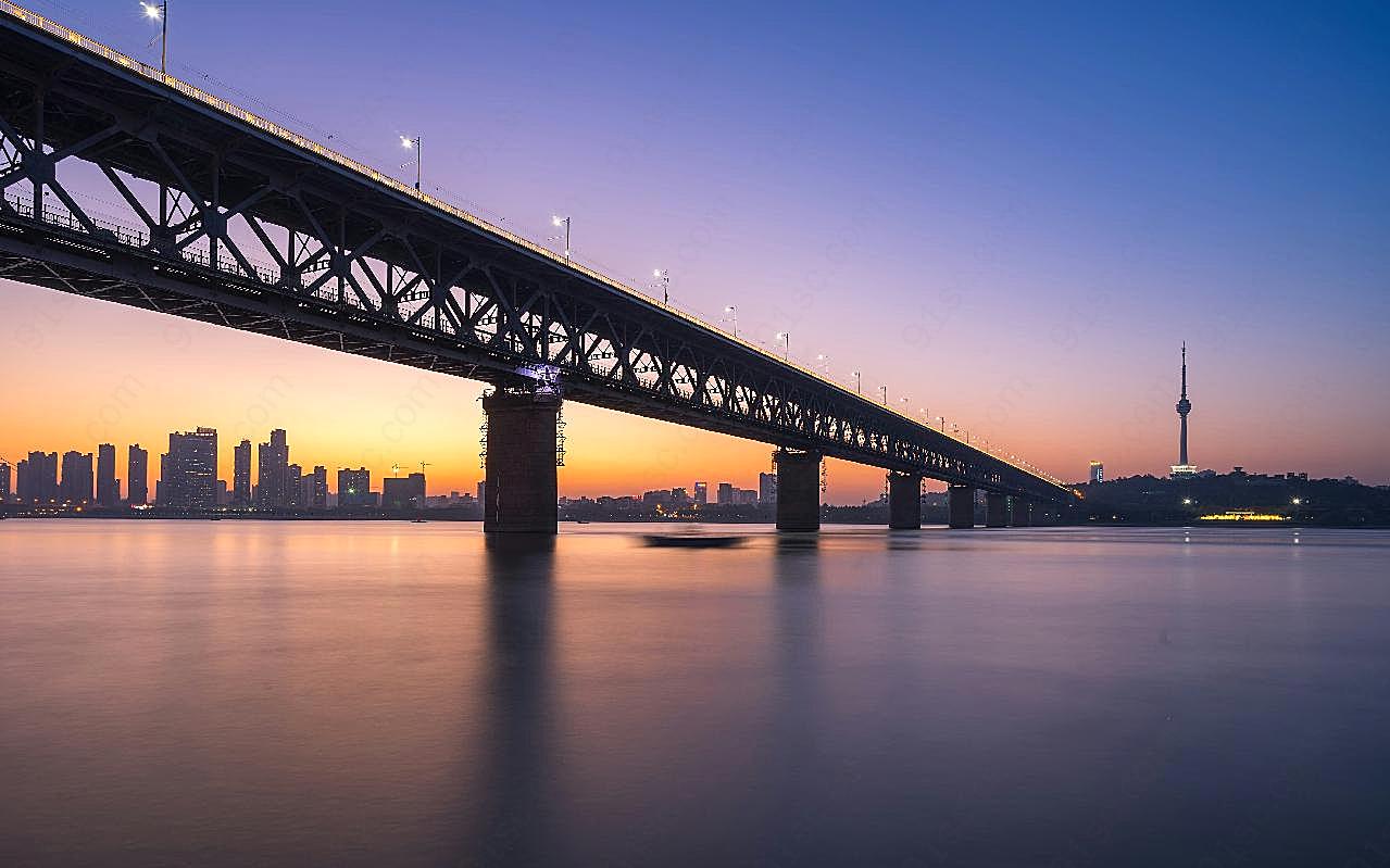 黄昏武汉长江大桥图片建筑空间高清摄影